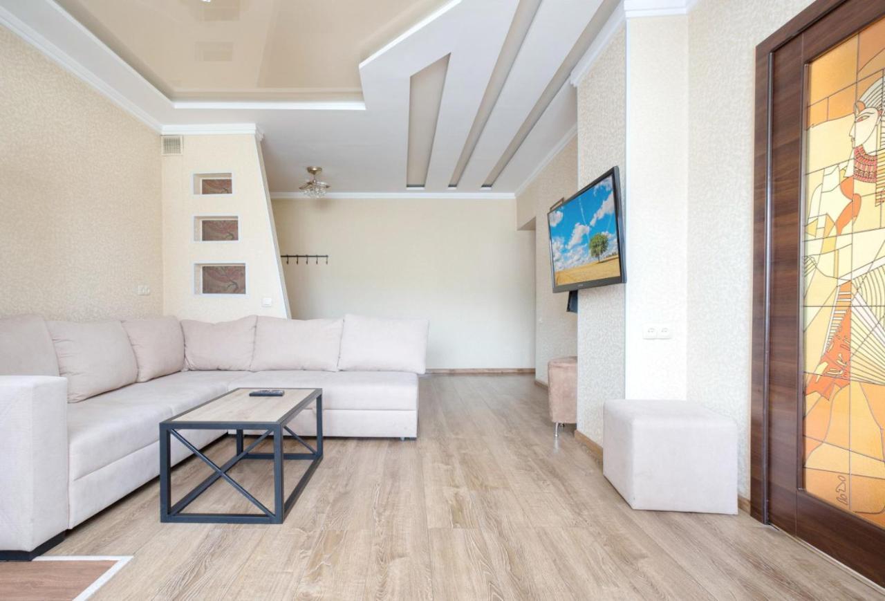 יירבאן Stay Inn Apartments On 33 Sayat-Nova Avenue מראה חיצוני תמונה