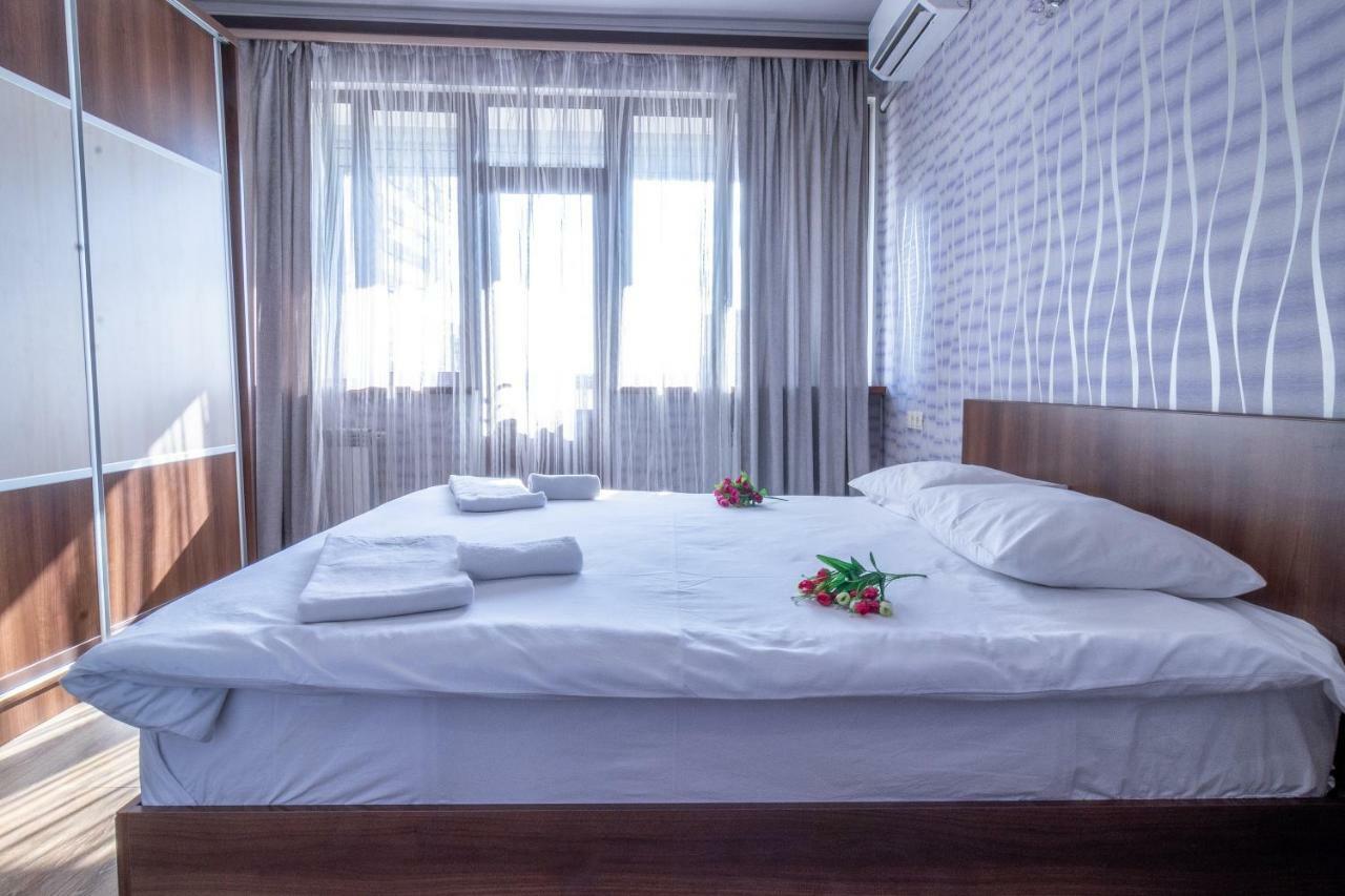 יירבאן Stay Inn Apartments On 33 Sayat-Nova Avenue מראה חיצוני תמונה