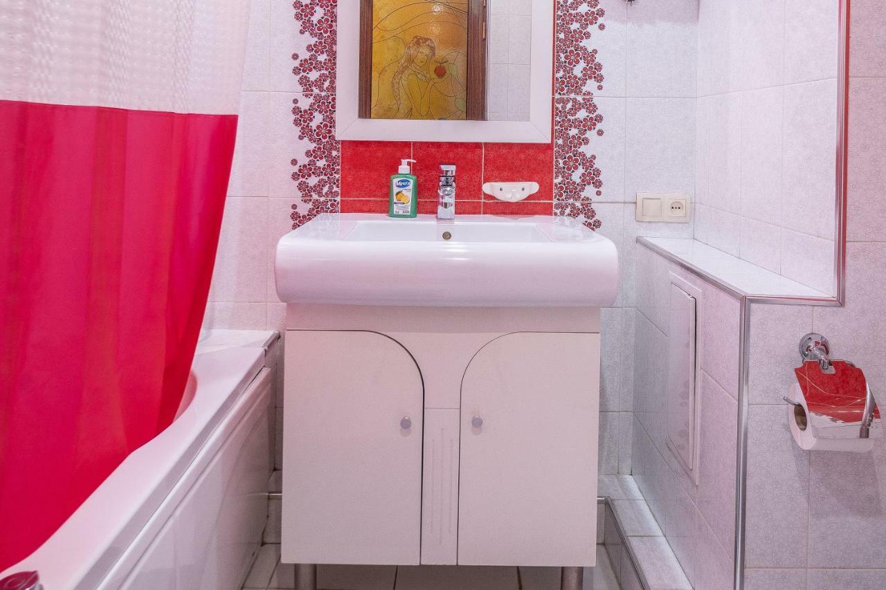 יירבאן Stay Inn Apartments On 33 Sayat-Nova Avenue מראה חיצוני תמונה