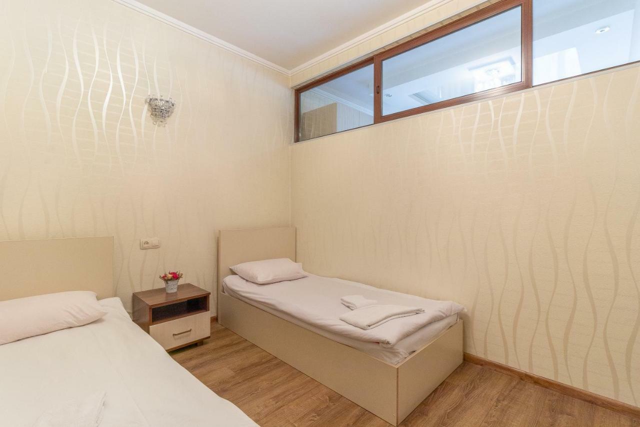יירבאן Stay Inn Apartments On 33 Sayat-Nova Avenue מראה חיצוני תמונה