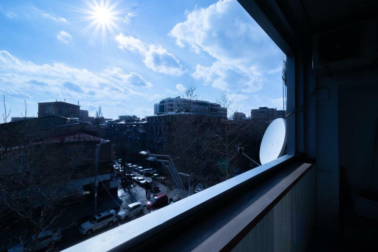 יירבאן Stay Inn Apartments On 33 Sayat-Nova Avenue מראה חיצוני תמונה
