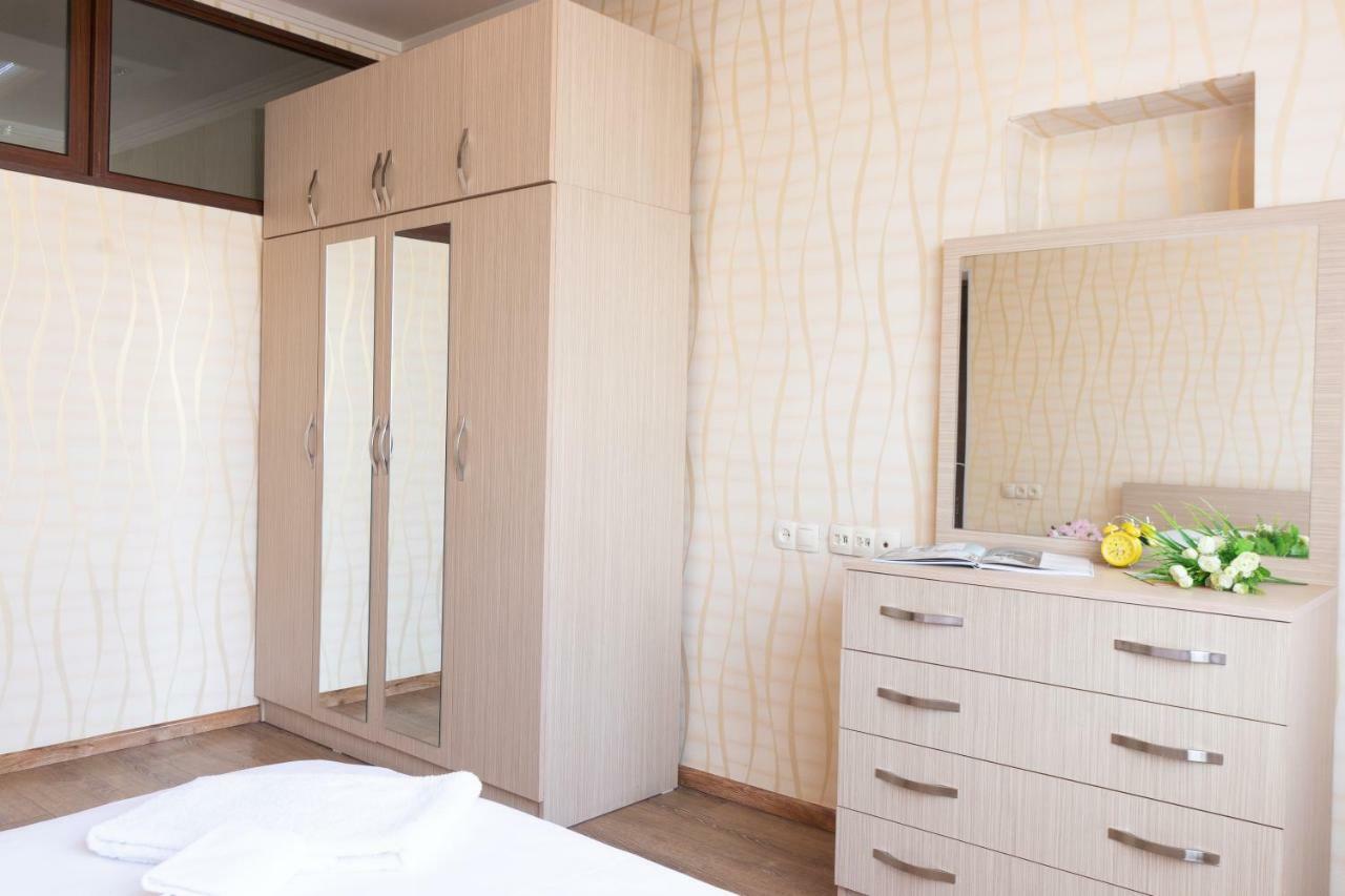 יירבאן Stay Inn Apartments On 33 Sayat-Nova Avenue מראה חיצוני תמונה