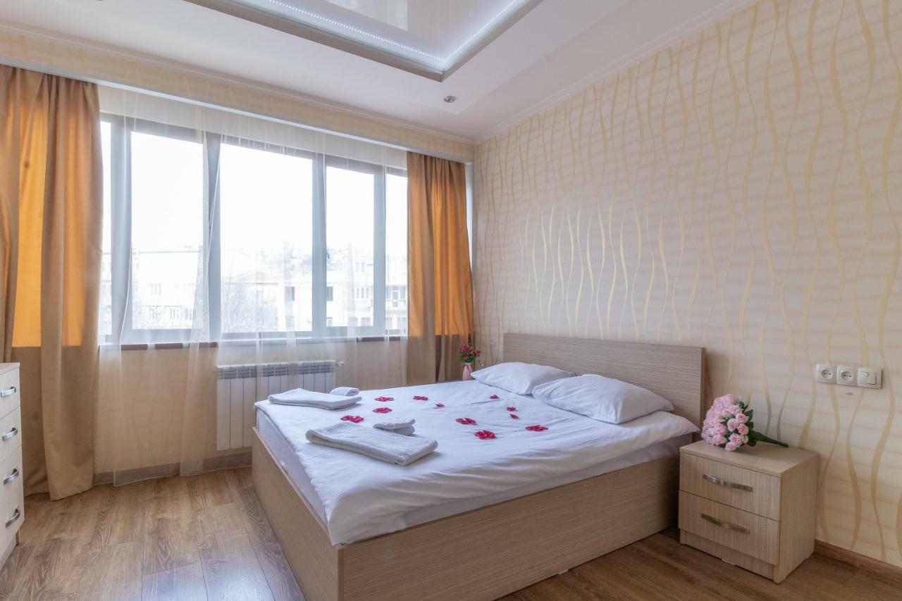 יירבאן Stay Inn Apartments On 33 Sayat-Nova Avenue מראה חיצוני תמונה