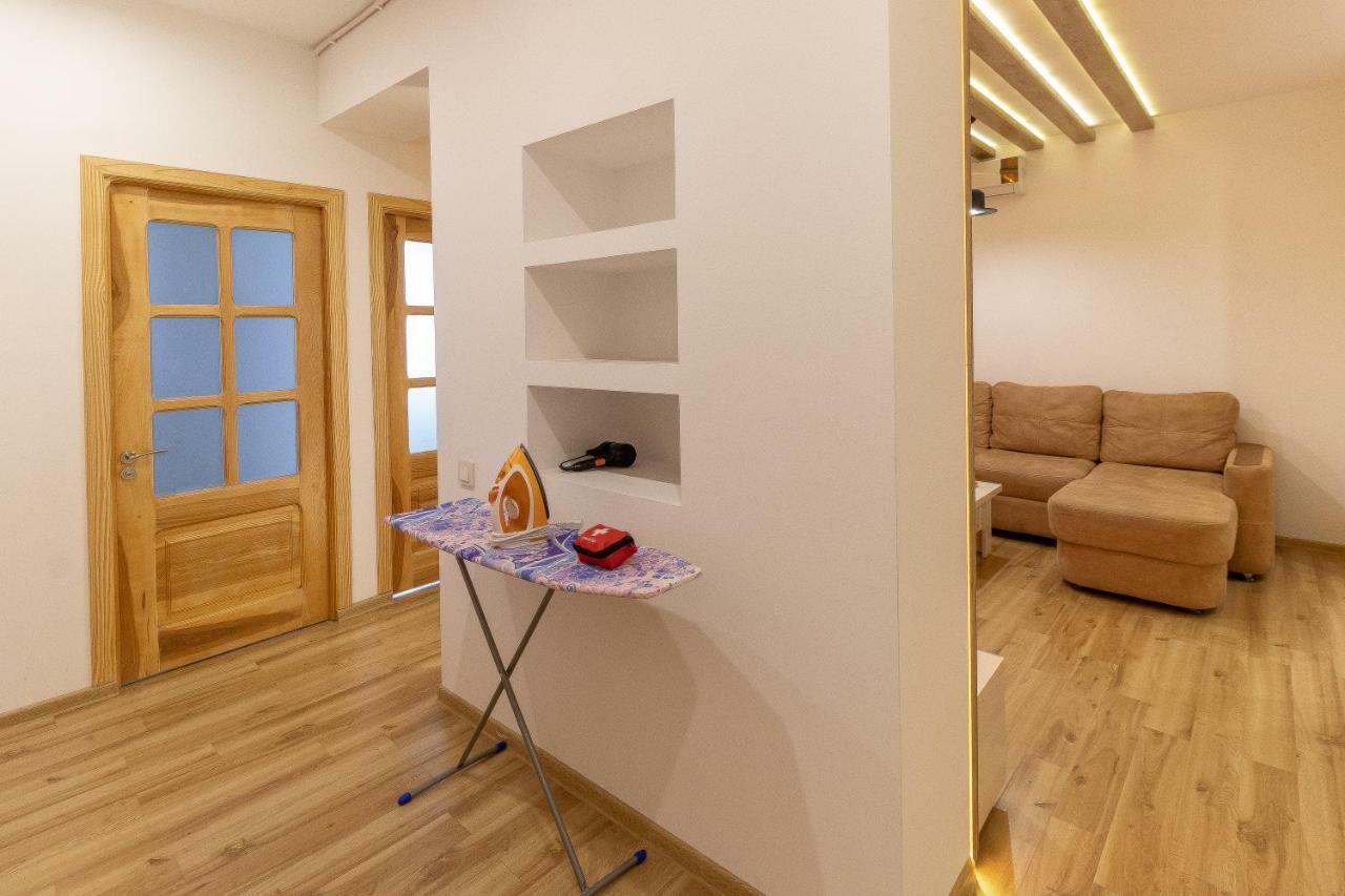 יירבאן Stay Inn Apartments On 33 Sayat-Nova Avenue מראה חיצוני תמונה