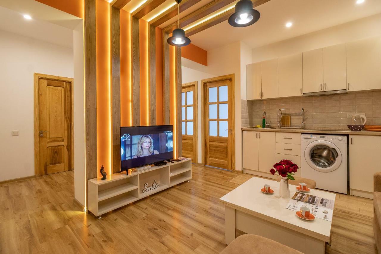יירבאן Stay Inn Apartments On 33 Sayat-Nova Avenue מראה חיצוני תמונה