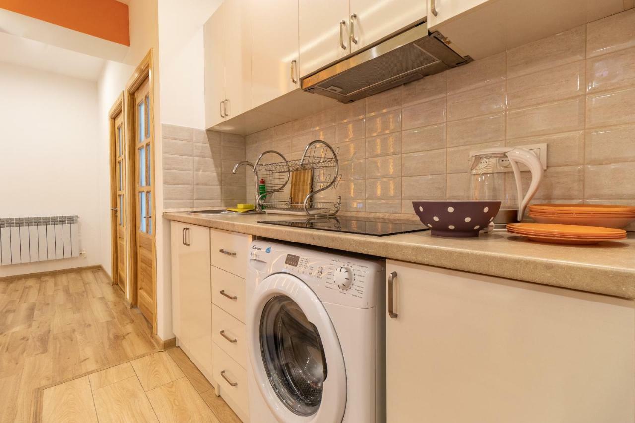 יירבאן Stay Inn Apartments On 33 Sayat-Nova Avenue מראה חיצוני תמונה