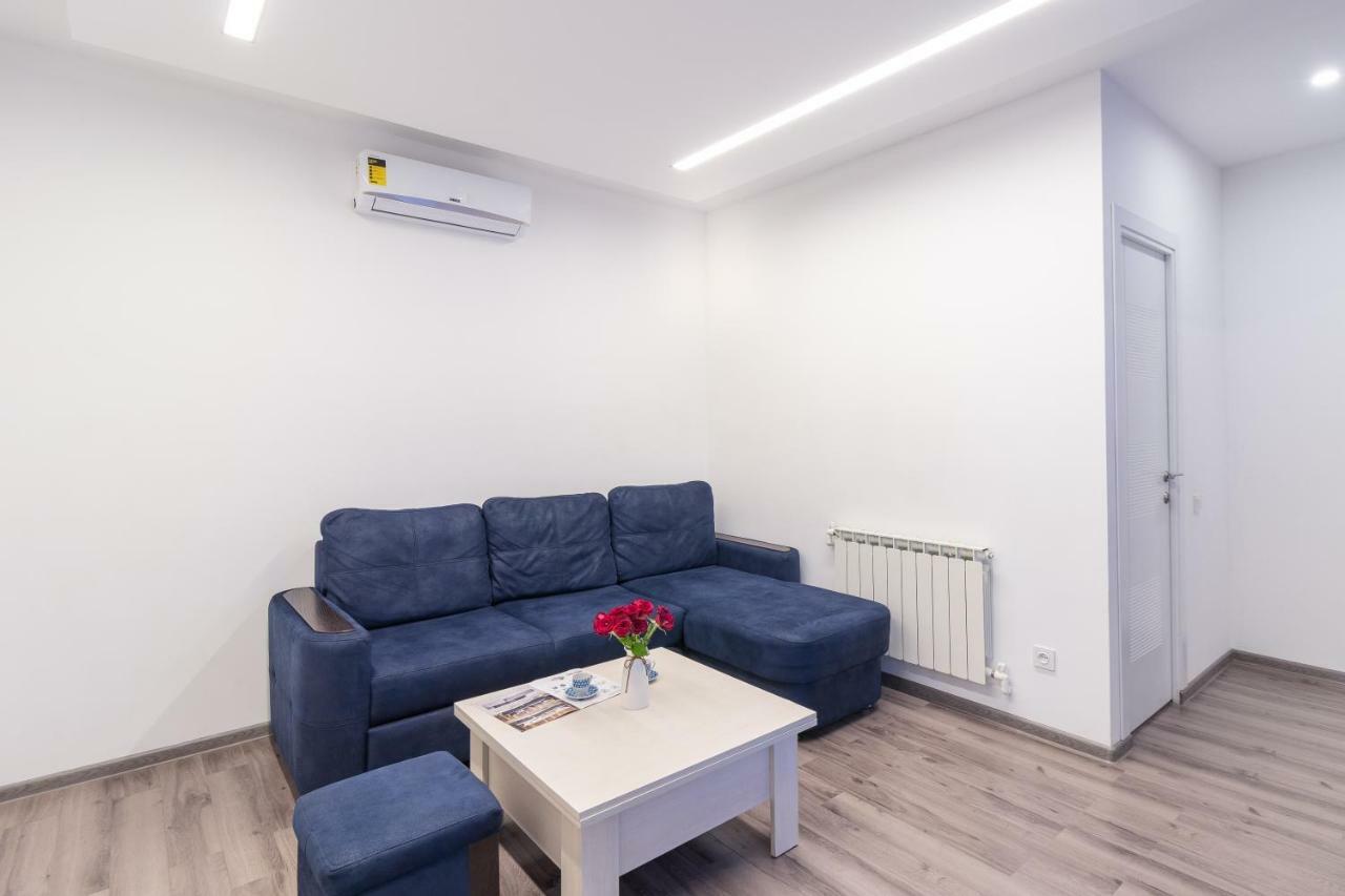 יירבאן Stay Inn Apartments On 33 Sayat-Nova Avenue מראה חיצוני תמונה